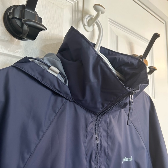 Columbian Windbreaker - Picture 5 of 16